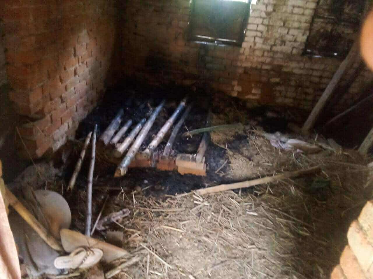বাগাতিপাড়ায় প্রতিপক্ষের আগুনে পুড়ে গেল ঘরের মালামাল।