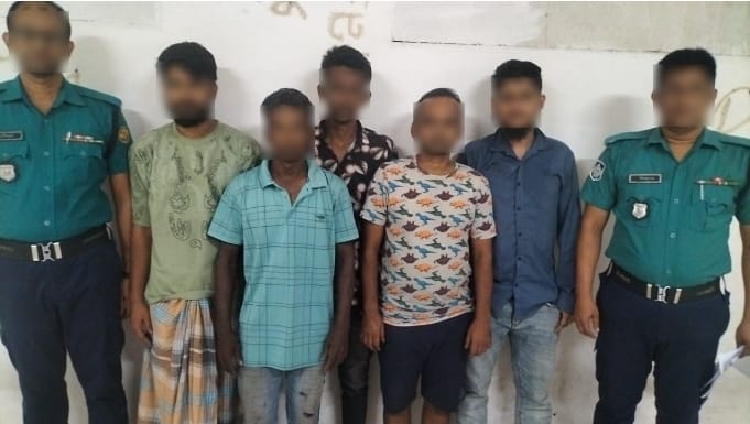 রাজধানীর মোহাম্মদপুরে বিভিন্ন এলাকায় অভিযান পরিচালনা করে বিভিন্ন অপরাধে জড়িত পাঁচজন গ্রেফতার।