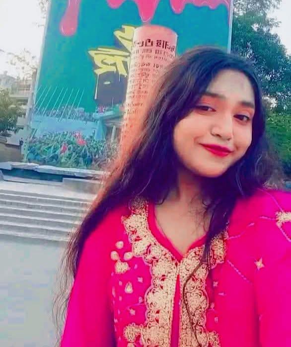 রাজশাহীতে জুলাই যোদ্ধাদের নিয়ে অশ্লীল মন্তব্যকারী যুবতী গ্রেফতার