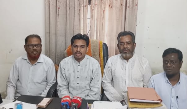 গাজীপুরে শ্রমিকদের মুক্তি এবং বরখাস্তদের পুনর্বহালের দাবি শ্রমিক ফেডারেশনের