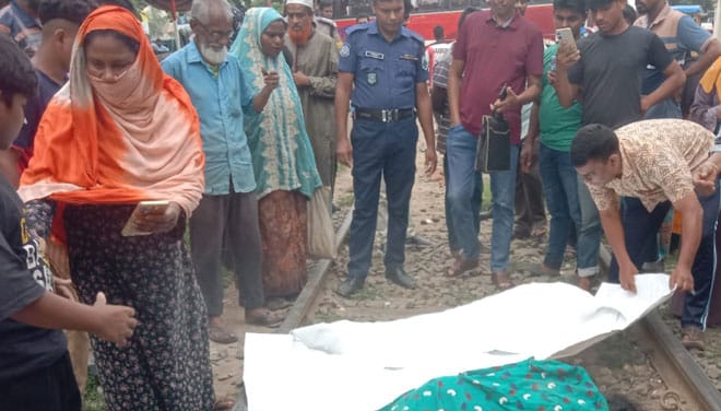 রাজশাহীতে ট্রেনের ধাক্কায় প্রাণ গেল বৃদ্ধার।