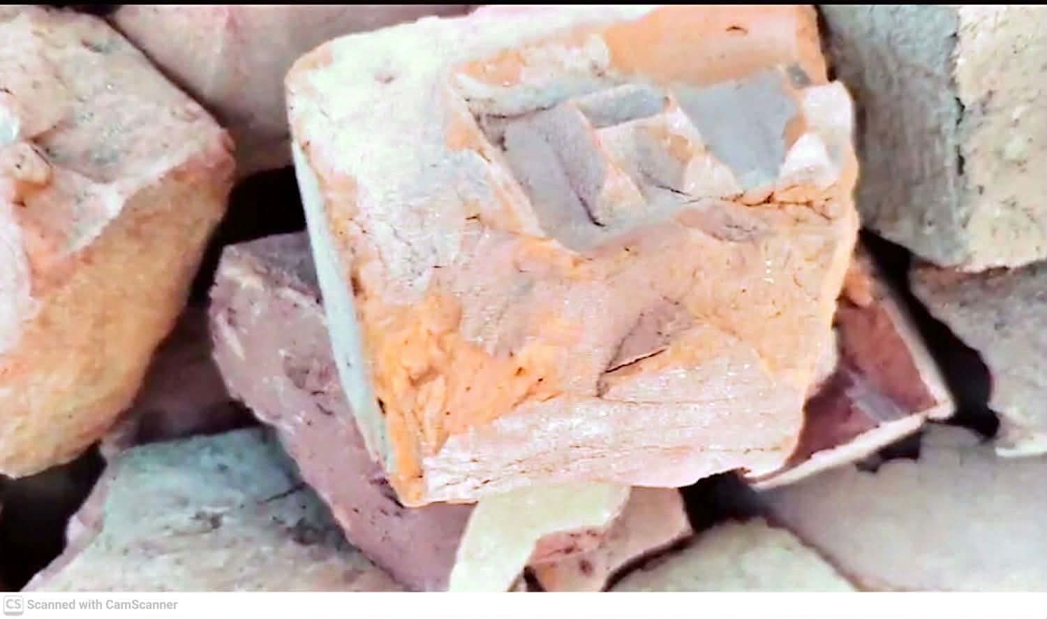 দিনাজপুরের বিরামপুরে জনগণের টাকায় দায়সারা কাজ! বেপারীটোলা গেন্দা বাজার সড়কে অনিয়মের অভিযোগ